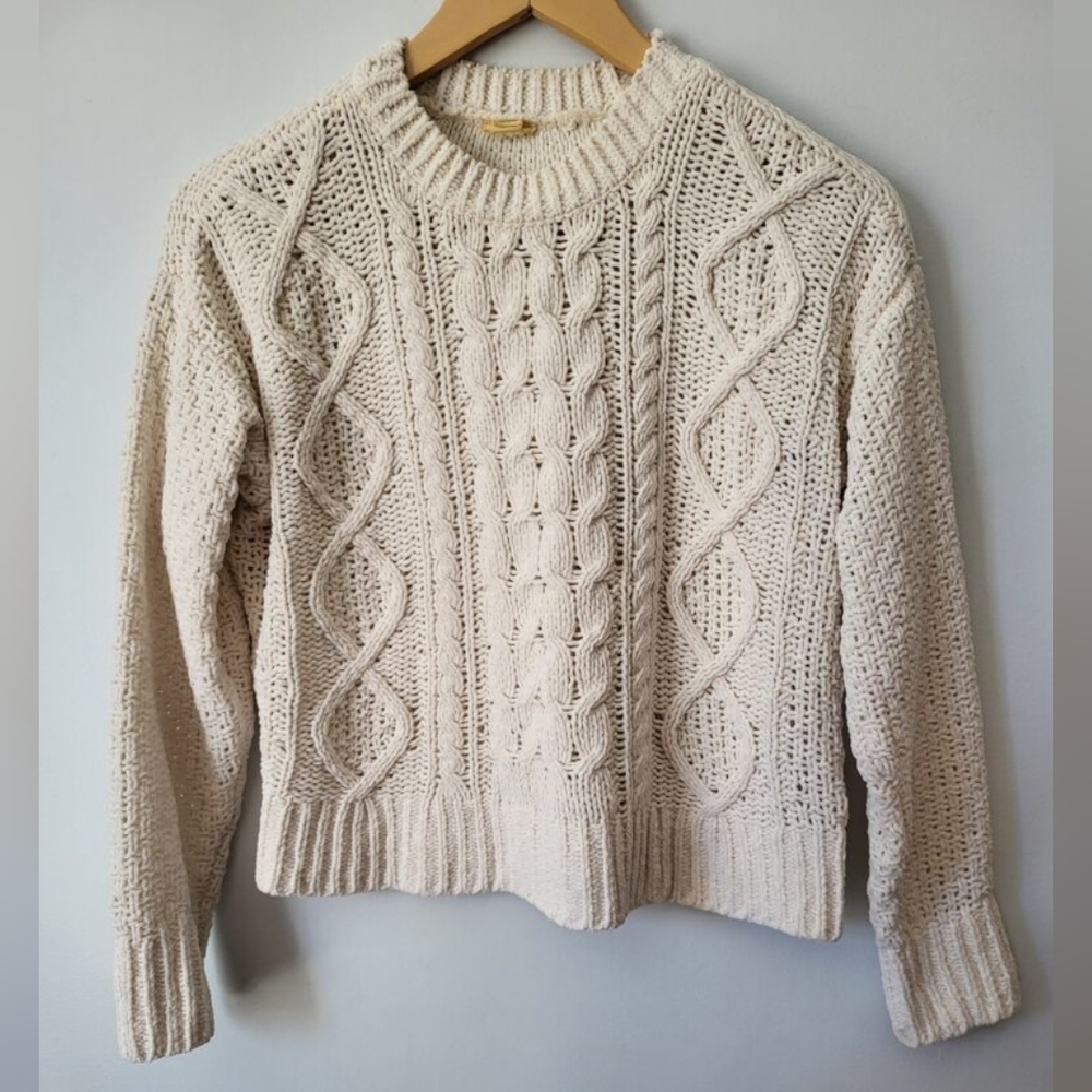 🎁 GARAGE Cream Cable Knit Sweater